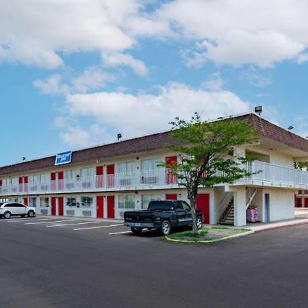 Rodeo Inn Pecos Bagian luar foto
